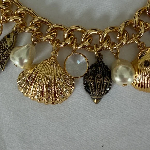 KURT GEIGER LONDON Eagle Shell Bib Necklace Gold Chunky 16" Pave Crystal NWT - Picture 9 of 12